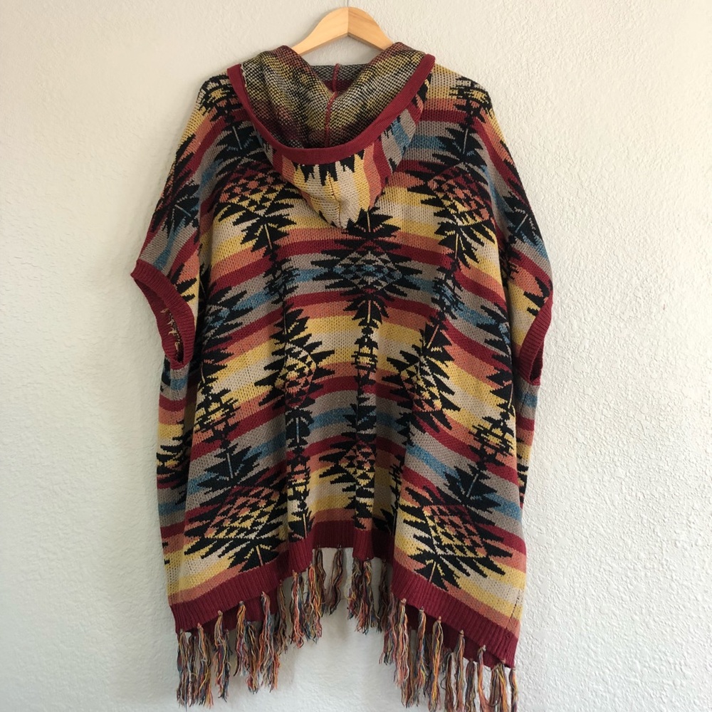 AE fringe hooded poncho Aztec large xlarge